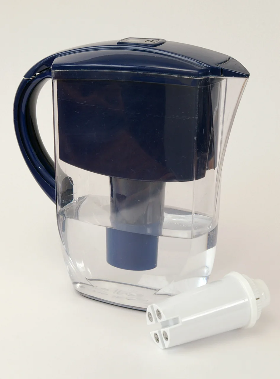 Carafe filtrante domestique et sa cartouche