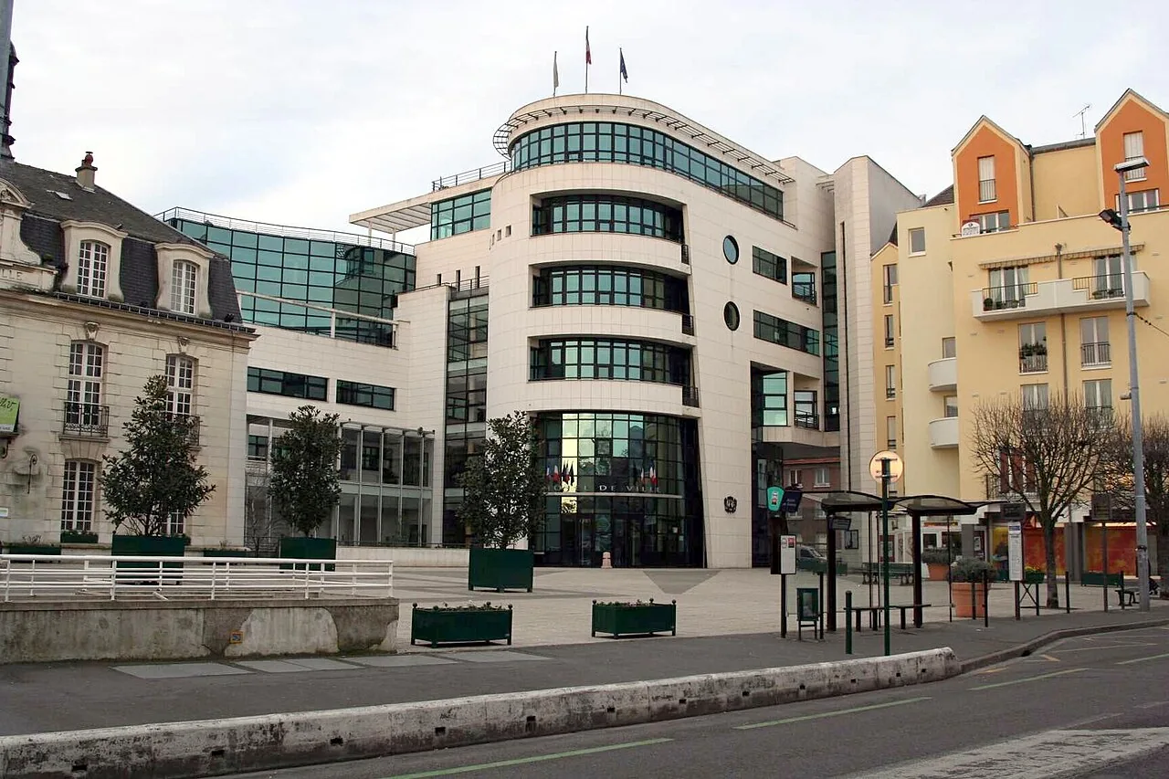 Hôtel de ville de Sannois et son parvis